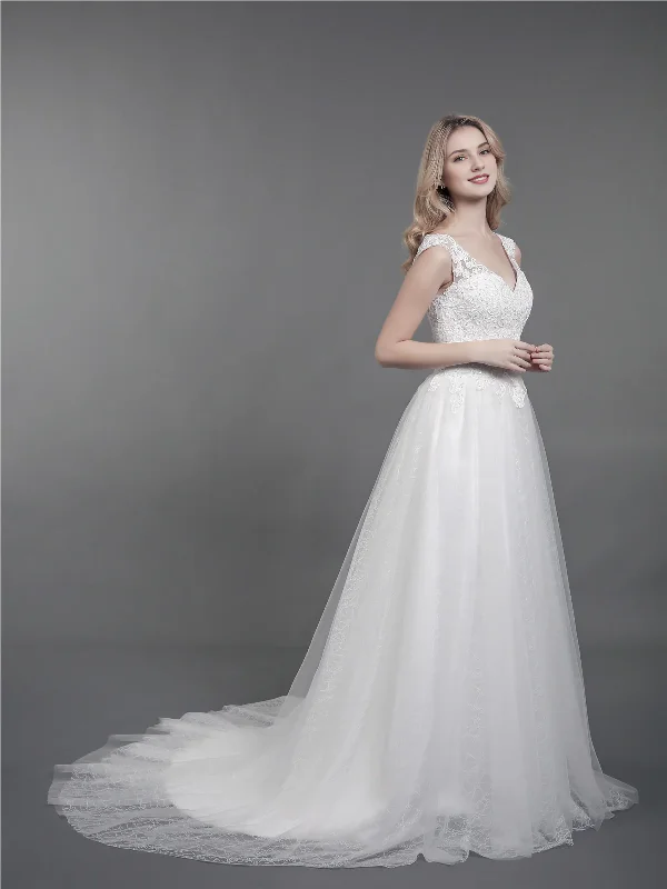 One-DAY Sale Lace wedding dress with drag and shoulder straps