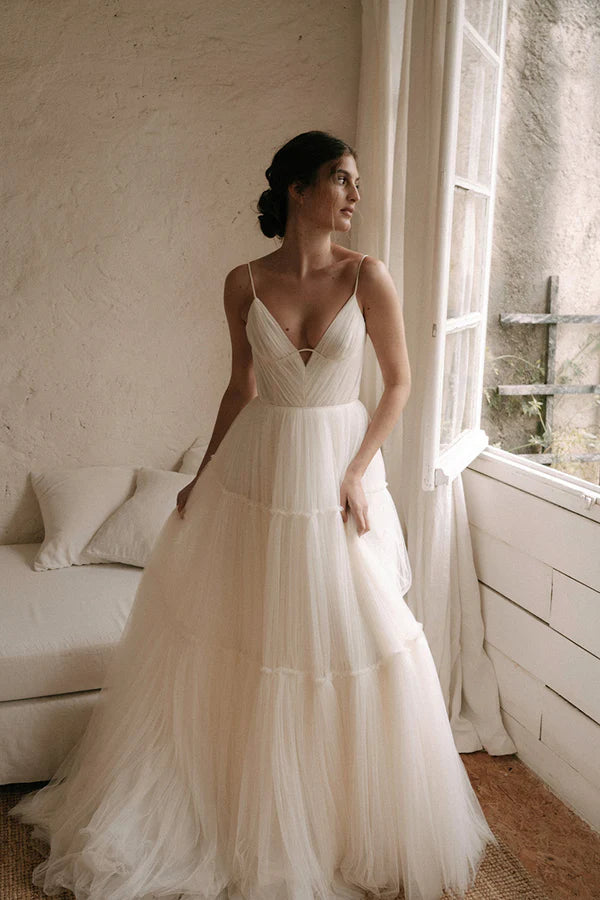 Deal Dash A-shaped deep V-neck sheer bohemian style wedding dress beach bride dress Deal Dash A-shaped deep V-neck sheer bohemian style wedding dress beach bride dress