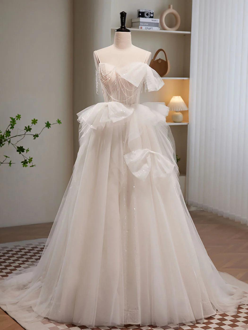 Unbeatable Prices A-Line Sweetheart Neck Tulle Sequin Prom Dress Court Train Dresses With Beads