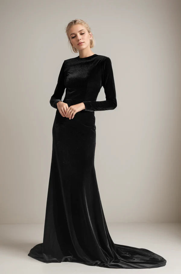 Price Blitz Elegant Long sleeves Boat Neck crisscross Back Velvet Dress with Train