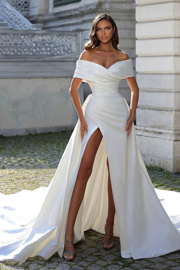 Clearance Items Unique off shoulder high slit satin fishtail wedding dress with detachable hem Clearance Items Unique off shoulder high slit satin fishtail wedding dress with detachable hem