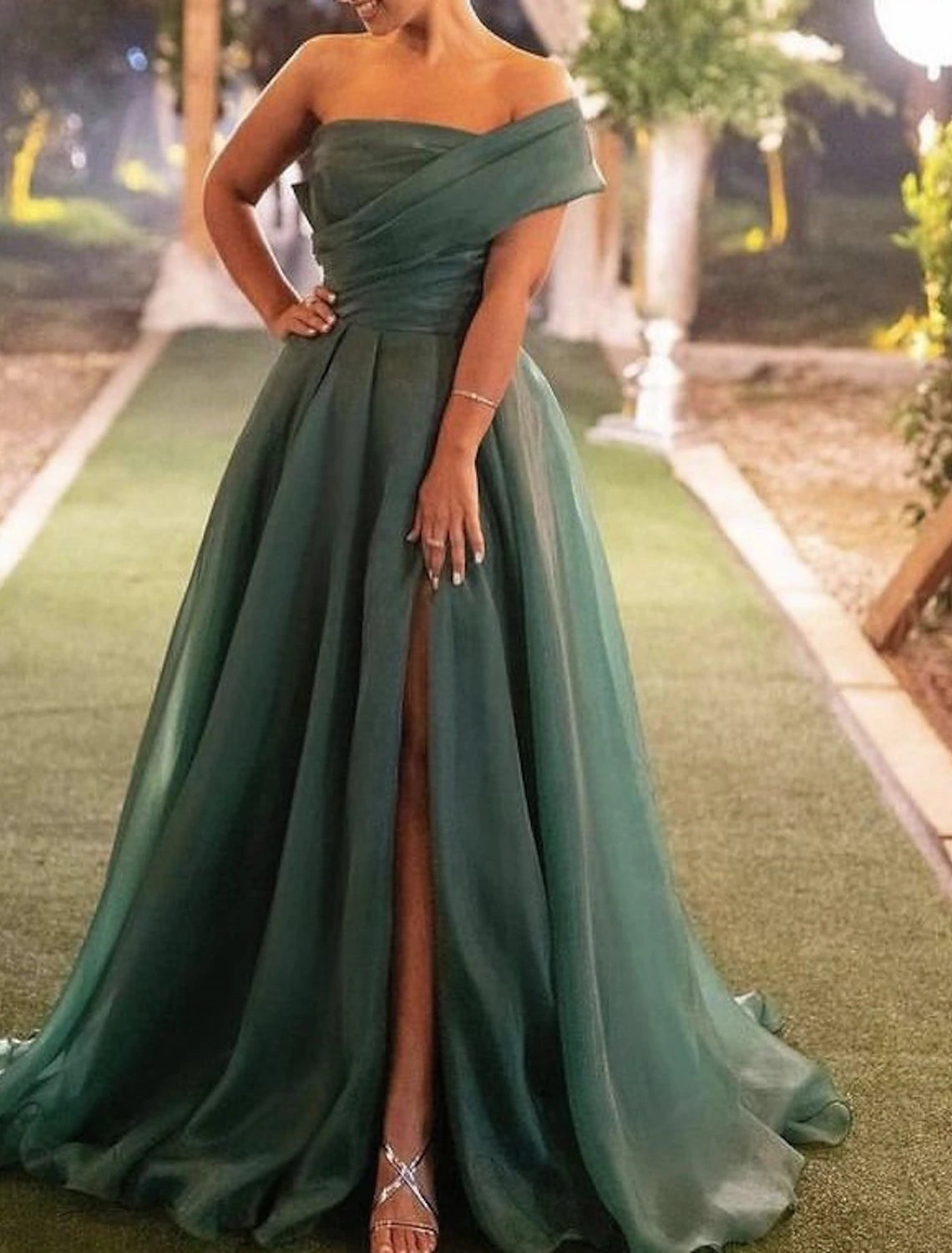 Price Slash A-Line Chrismas Dress Evening Gown Wedding Guest Prom Sweep / Brush Train Short Sleeve One Shoulder Organza with Ruched Slit