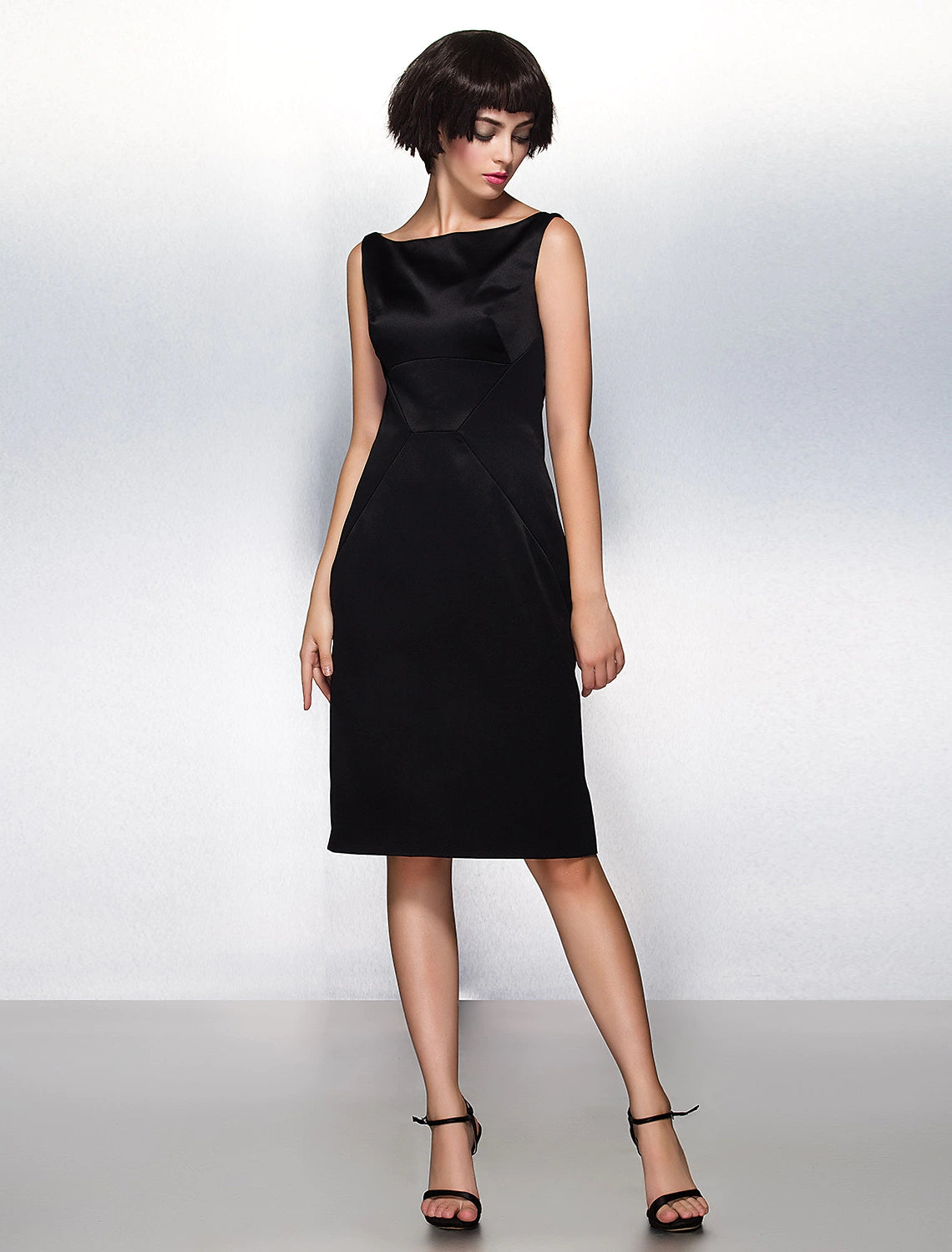 Don’t Miss Out Sheath / Column Party Dress Wedding Guest Knee Length Sleeveless Bateau Neck Satin with Pleats