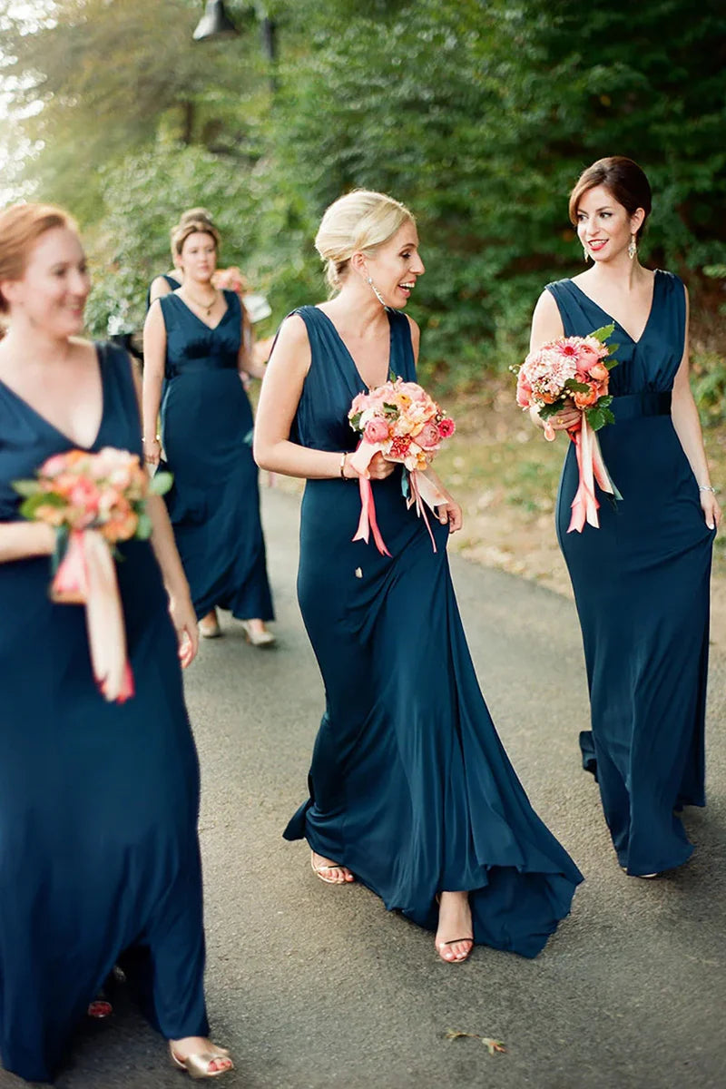 YEAR-End Sale Peacock Blue Mermaid V-Neck Long Bridesmaid Dress