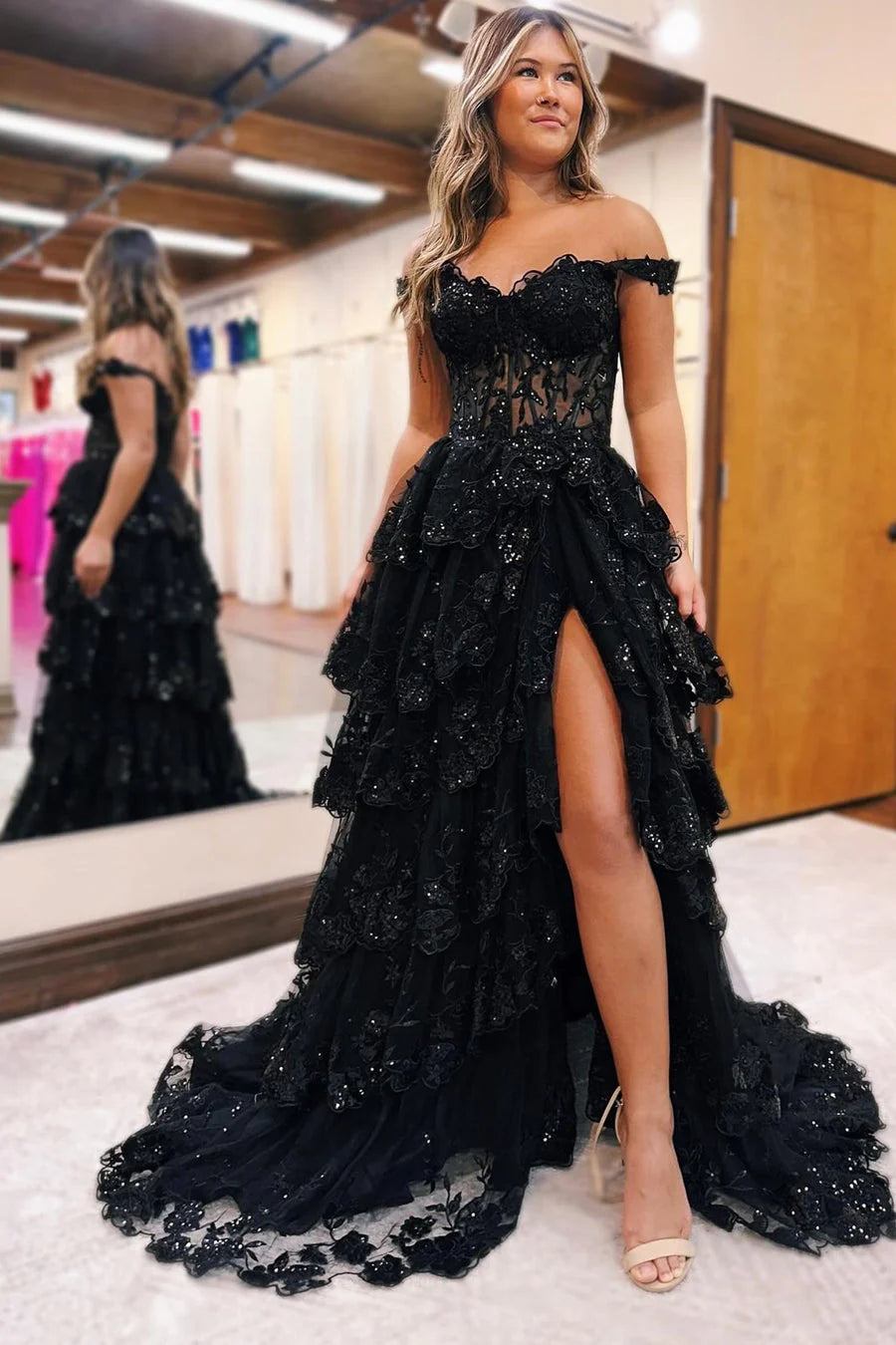 Price Cut Black Tulle Appliques Off-the-Shoulder Ruffle Long Prom Dress