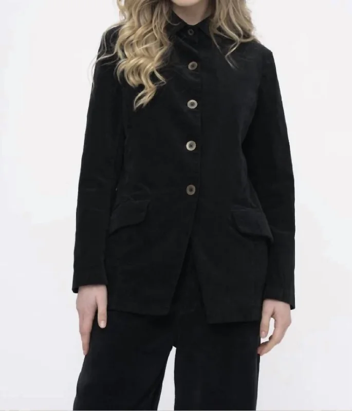 Act Fast Collard Button Jacket In Black