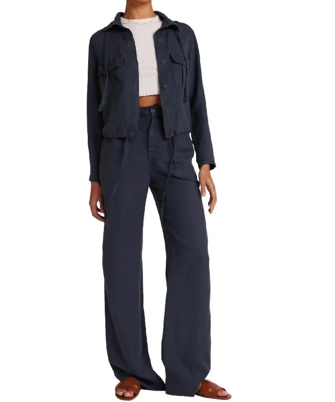 Friends and Family Sale Greta Pleated Wide Leg Trouser In Navy