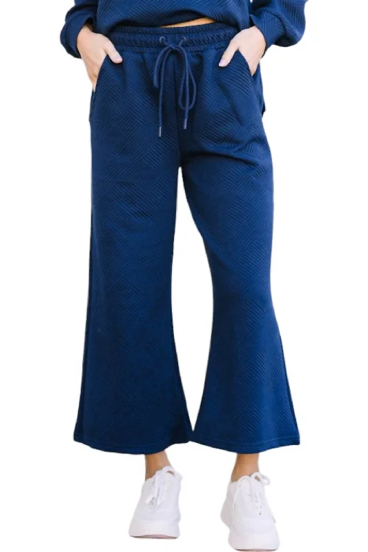 Seasonal Clearance Hamptons Textured Cropped Wide Pants In Navy