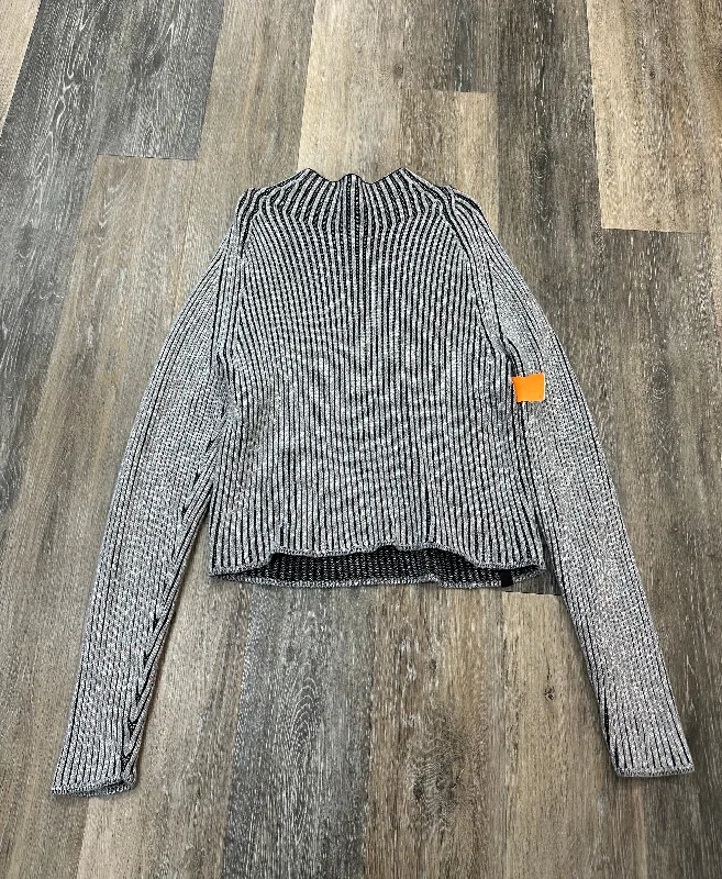 Value Deals Sweater By Lululemon In Grey, Size: 6